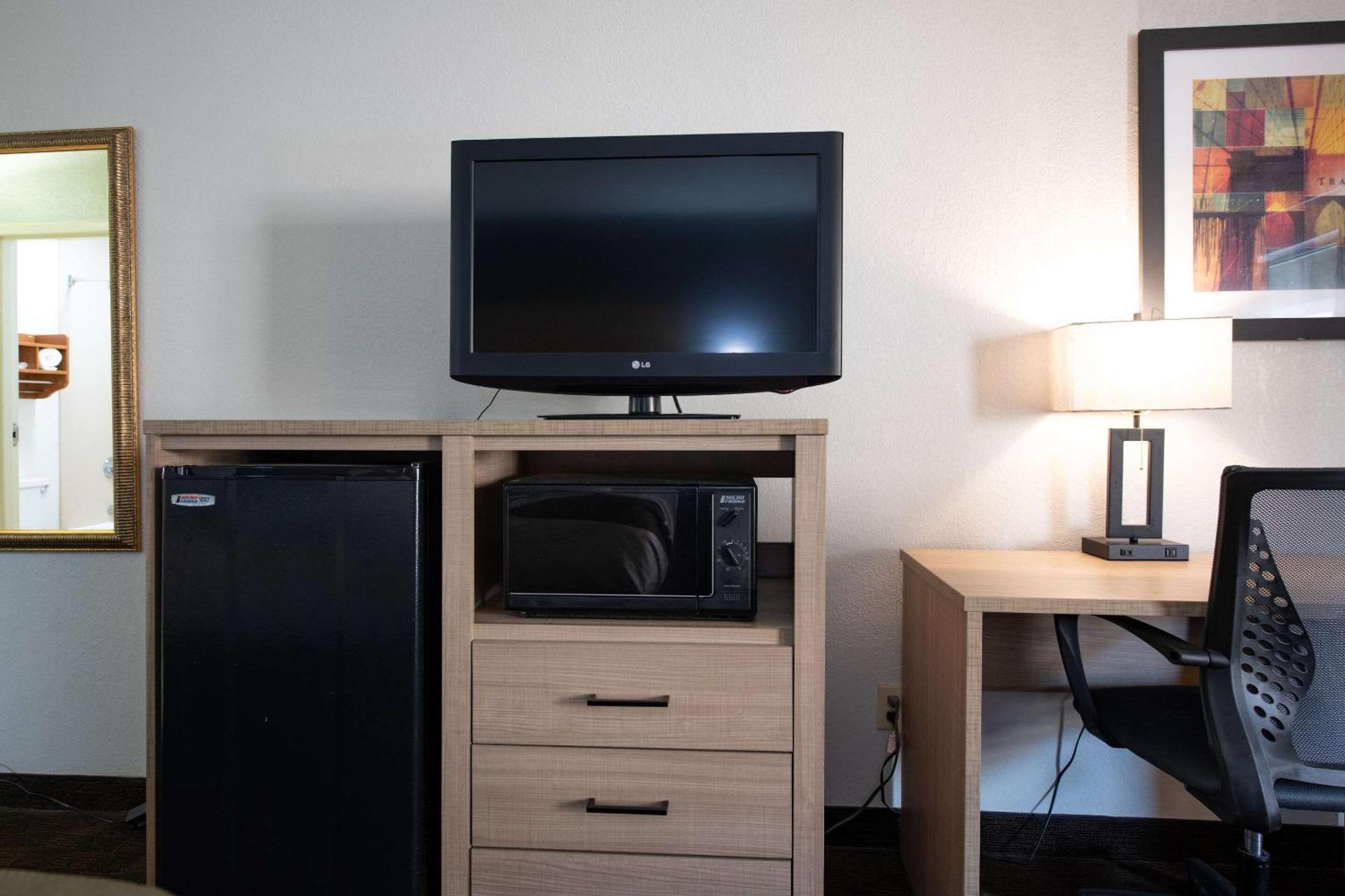 Quality Inn Monroe Bagian luar foto
